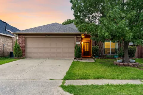6921 Lakehurst Ln, Sachse, TX 75048