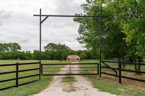330 Kincannon Ln, Rhome, TX 76078