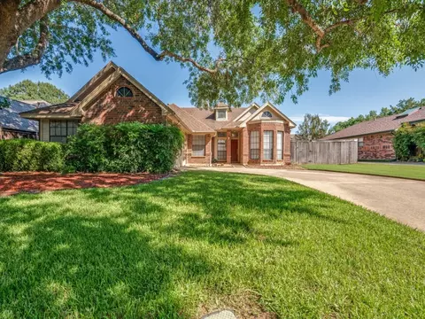 712 Gunnison Ct, Arlington, TX 76006