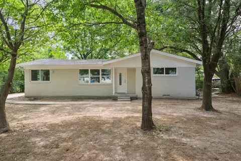 220 N Trego Ct, Dallas, TX 75217