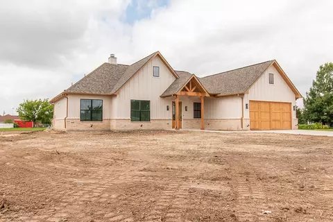 1444 Water Oak Dr, Kaufman, TX 75142