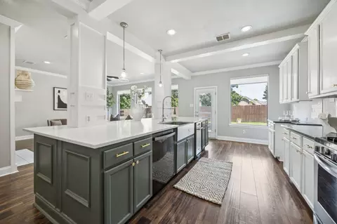 5005 Bay View Dr, Fort Worth, TX 76244