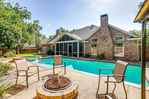 9406 S Longwood Dr, Granbury, TX 76049