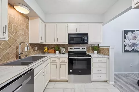Kitchen - 116 Main Pl, Euless, TX 76040 photo 2 of 3