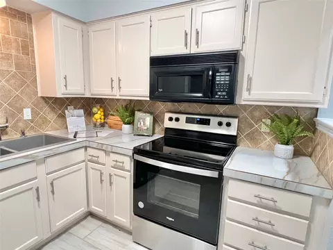 Kitchen - 116 Main Pl, Euless, TX 76040 photo 3 of 3