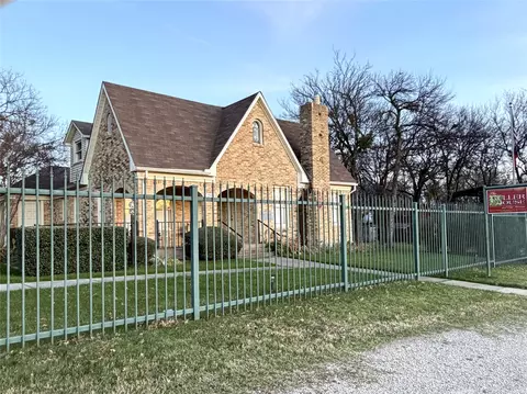 Exterior - 116 Main Pl, Euless, TX 76040 photo 8 of 9