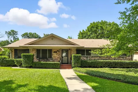 1204 Amherst Dr, Denton, TX 76201