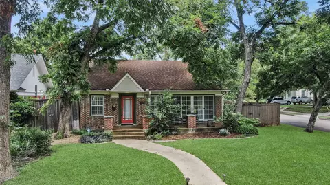 702 Lipscomb Ave, Dallas, TX 75214