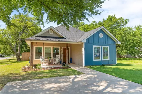 430 E Monterey St, Denison, TX 75021