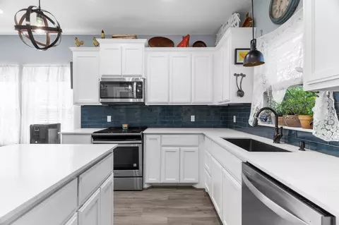Kitchen - 430 E Monterey St, Denison, TX 75021 photo 3 of 4