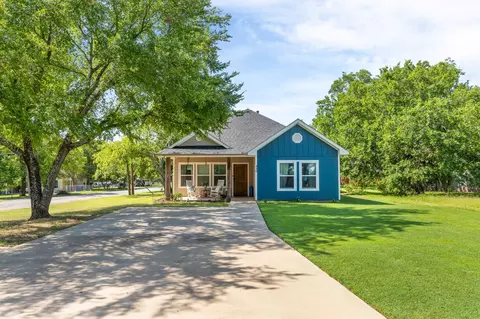 Exterior - 430 E Monterey St, Denison, TX 75021 photo 4 of 7