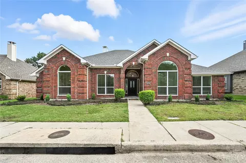 6039 Mapleshade Ln, Dallas, TX 75252