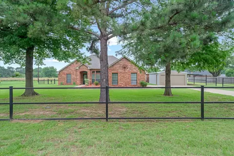 835 Harlan Rd, Combine, TX 75159