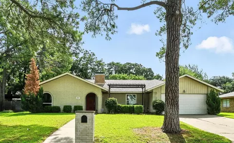 2305 Tanglewood Dr, Grapevine, TX 76051