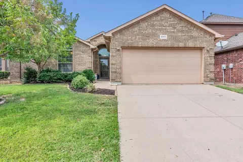 2333 Half Moon Bay Ln, Fort Worth, TX 76177