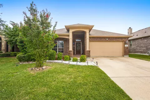 1245 Woodbine Cliff Dr, Fort Worth, TX 76179