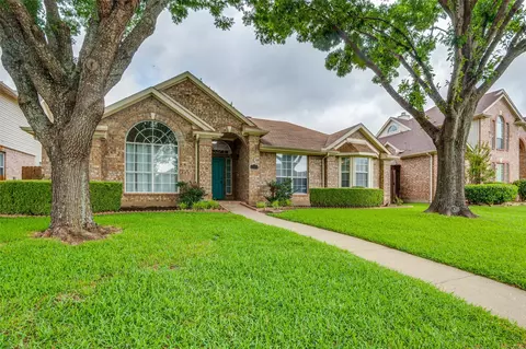 1035 Hampshire Ln, Cedar Hill, TX 75104