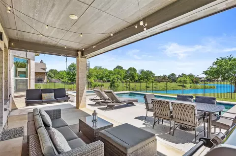 216 Shadow Creek Ln, Hickory Creek, TX 75065