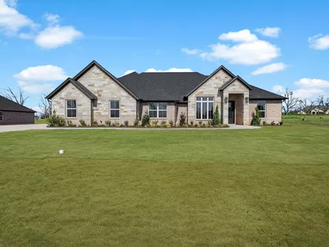 2124 Middlewood Cir, Granbury, TX 76049