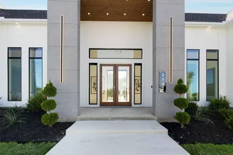 s*6様 house on the hill 90tops 2542 Town View Dr, Cedar Hill, TX 75104 | 39 Photos - Movoto