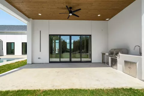 s*6様 house on the hill 90tops 2542 Town View Dr, Cedar Hill, TX 75104 | 39 Photos - Movoto