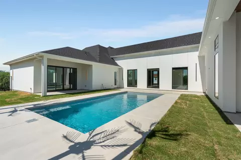 s*6様 house on the hill 90tops 2542 Town View Dr, Cedar Hill, TX 75104 | 39 Photos - Movoto