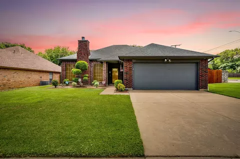 3716 Indian Wells Dr, Arlington, TX 76017