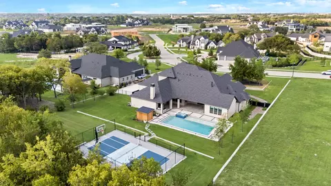 516 Lodge Hill Dr, Heath, TX 75032