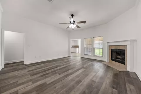 Living - 10109 Barcelona Dr, Waco, TX 76708 photo 3 of 3