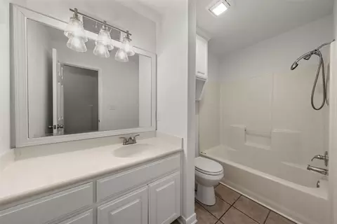 Bath - 10109 Barcelona Dr, Waco, TX 76708 photo 5 of 5