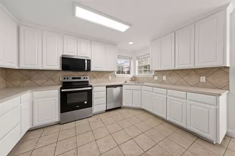 Kitchen - 10109 Barcelona Dr, Waco, TX 76708 photo 1 of 2