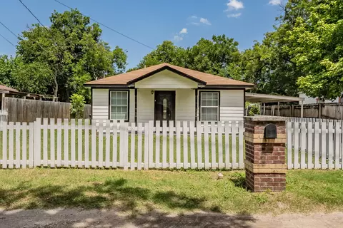 312 N Wood St, Cleburne, TX 76033