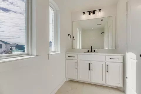 Bath - 3921 Composition Ln, Prosper, TX 75078 photo 4 of 5