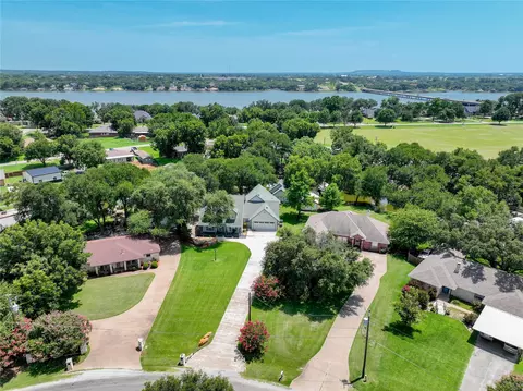 213 Granada Calle St, Granbury, TX 76049