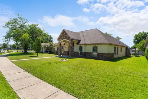 2206 Anders Dr, Mesquite, TX 75150 photo 2