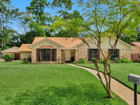 1507 Woodberry Dr, Lufkin, TX 75904