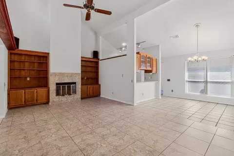 1705 Sonnet Dr, Grapevine, TX 76051