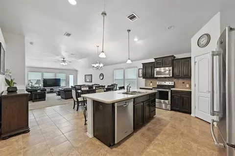 5509 Creek Hl, Fort Worth, TX 76179