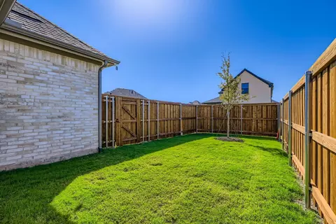 Exterior - 3904 Composition Dr, Prosper, TX 75078 photo 5 of 6
