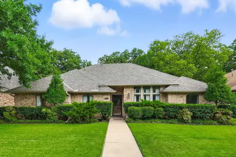3047 Creekbend Cir, Grapevine, TX 76051
