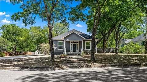 1416 N 21st St, Waco, TX 76707