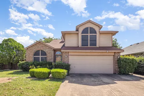 5201 Manhassett Dr, Arlington, TX 76018