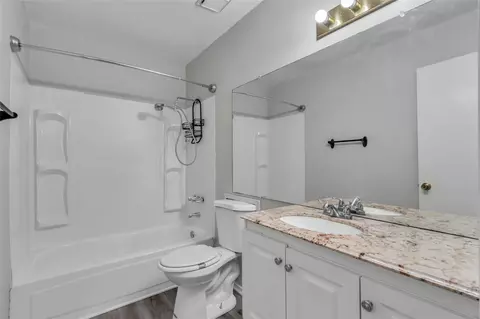 Bath - 3300 Timberview Dr, Corinth, TX 76210 photo 3 of 3
