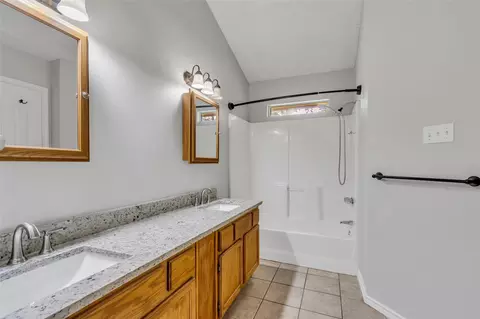 Bath - 3300 Timberview Dr, Corinth, TX 76210 photo 2 of 3