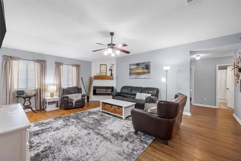 10024 Barton Creek Dr, Waco, TX 76708 photo 5