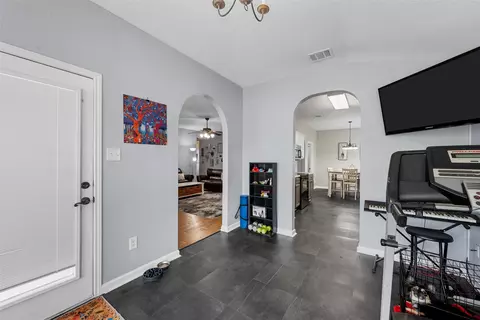 10024 Barton Creek Dr, Waco, TX 76708 photo 8