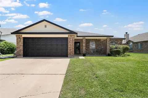 10024 Barton Creek Dr, Waco, TX 76708