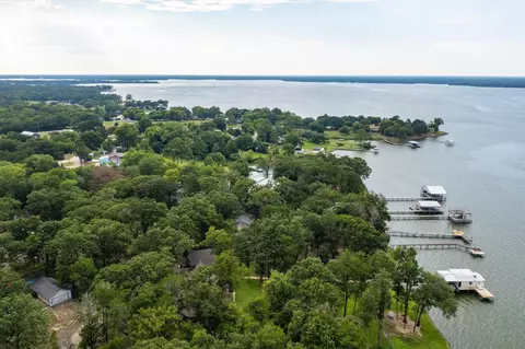 10531 Hound Dog Trl, Wills Point, TX 75169