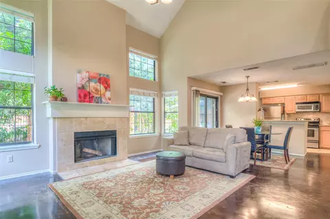 422 Santa Fe Trl #11, Irving, TX 75063