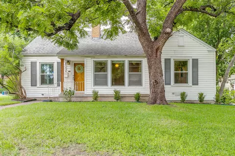 4236 Calmont Ave, Fort Worth, TX 76107